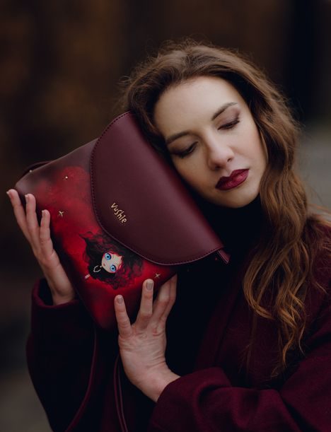 Laura Flap Crossbody Bag