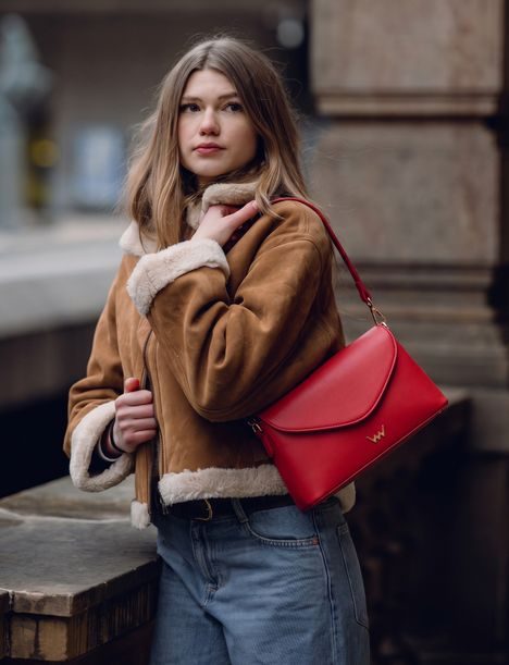 Byrsa Elongate Red