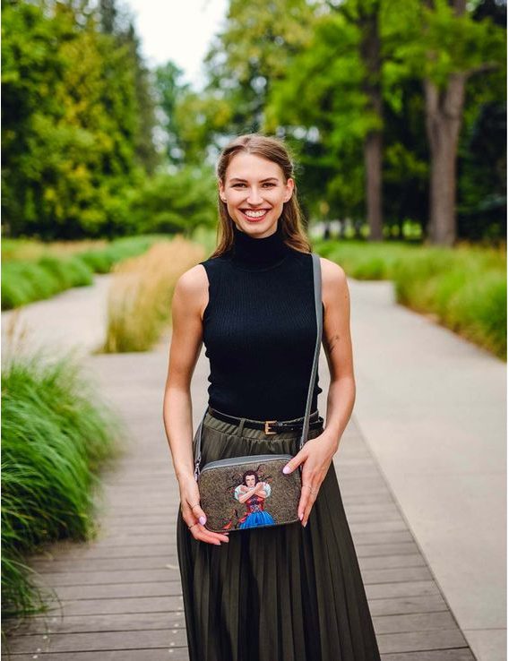 Intrepid handbag