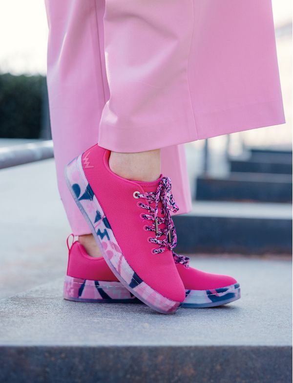 Dazzle Pink