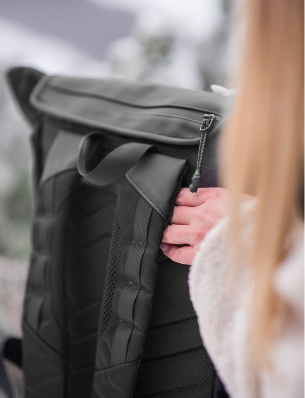 Elion Small Black