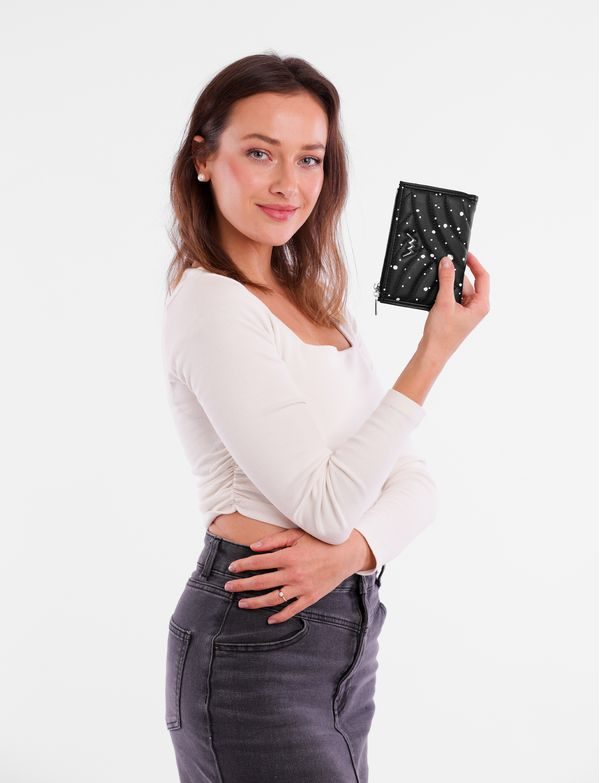 Faustina Black