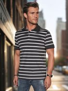 Divatos sötétszürke férfi pólóing csíkos mintával