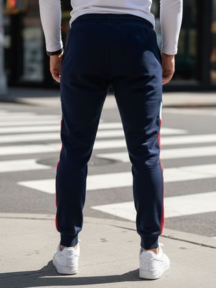 Fekete pulóver struktúr mintával