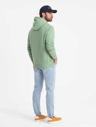 Vonzó rózsaszín kapucnis pulóver