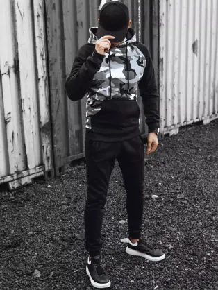 Fekete kapucnis pulóver