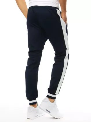 Klassizikus fekete melegítő nadrág