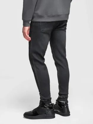 Modern fekete téli kabát nyomtatással