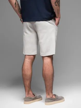 Trendi fehér struktúr minta hatású bermuda