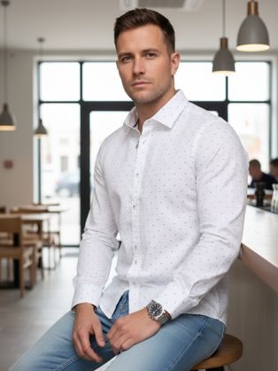 Fehér férfi póló geometrikus mintával V2 TSPT-0260