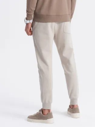 Egyedi halvány kék póló feliratokkal