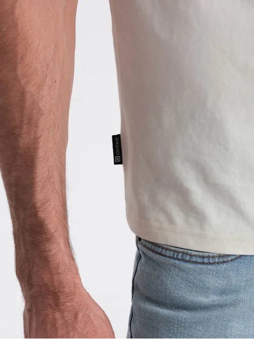 Trendi krém színű póló dísz zsebbel  V8 TSCT-0109