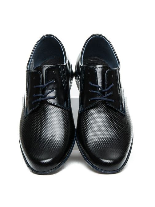 Fényes fekete bőrcipő