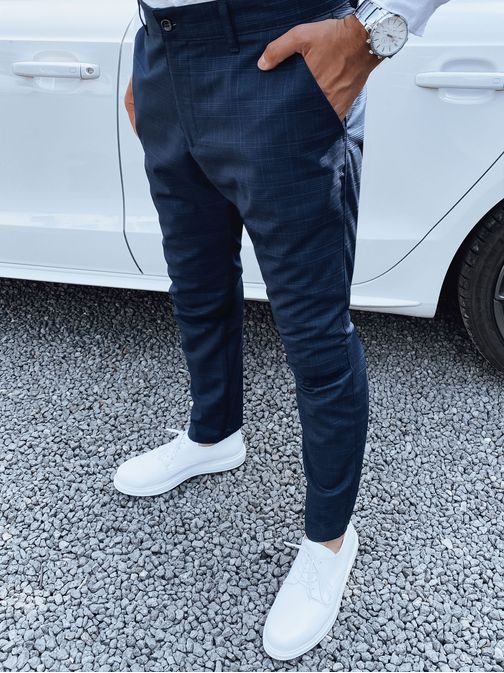 Divatos gránátszínű nadrág kockás mintával