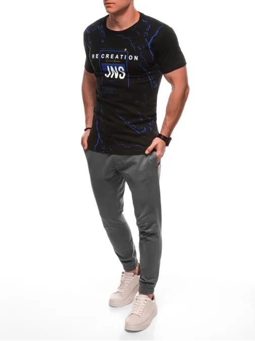 Érdekes fekete póló nyomtatással