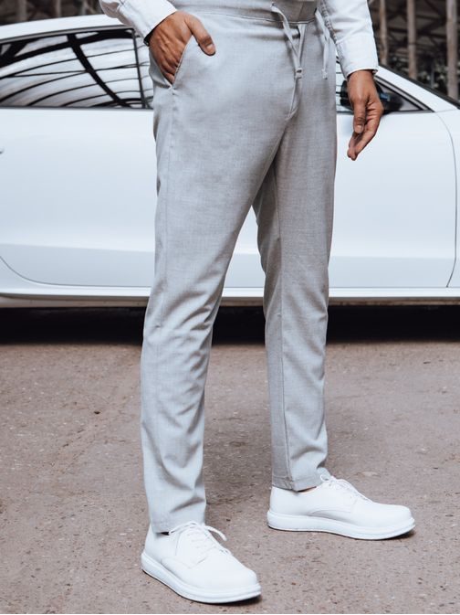 Könnyű férfi nadrág ideális nyárra