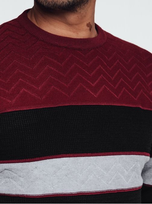 Fekete pulóver egyedi mintával