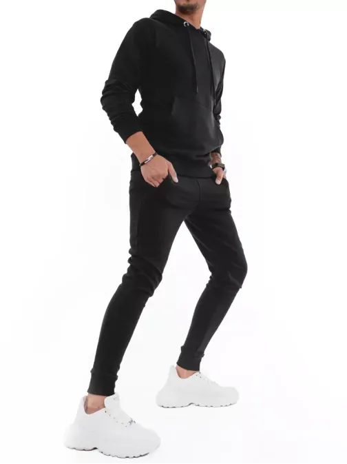 Kényelmes fekete tréningruha