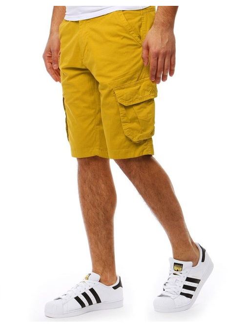 Vonzó sárga rövidnadrág