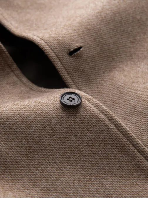 Bézs színű hosszú kabát kapucnival V2 COWC-0122