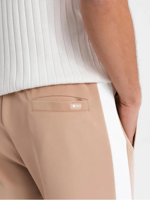 Férfi bézs színű tréningnadrág kontrasztos szegéllyel V4 PASK-0229