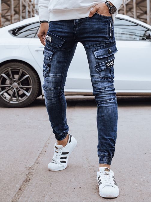 Érdekes férfi farmer zsebekkel