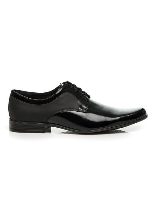 Különleges fekete elegáns cipő