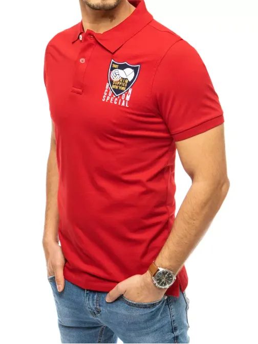 Kényelmes piros galléros póló