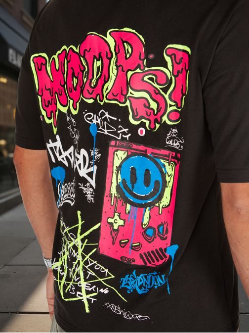 Eredeti fekete póló merész felirattal