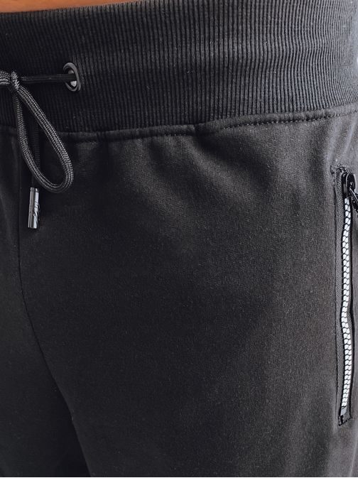 Fekete rövidnadrág cipzáras zsebekkel