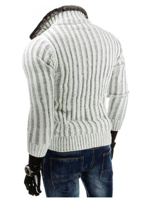 Fehér kötött pulóver