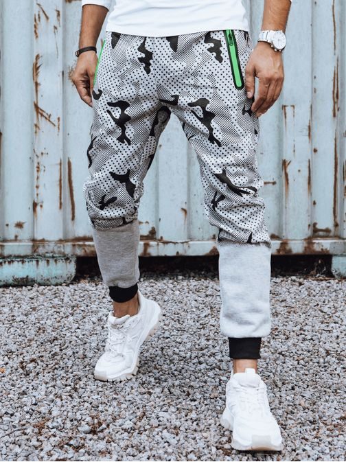 Modern férfi melegítőnadrág terepszínű mintával szürke