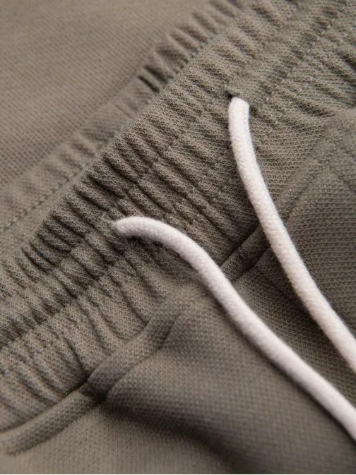 Kötött khaki színű férfi rövidnadrág V4 SRSK-0124