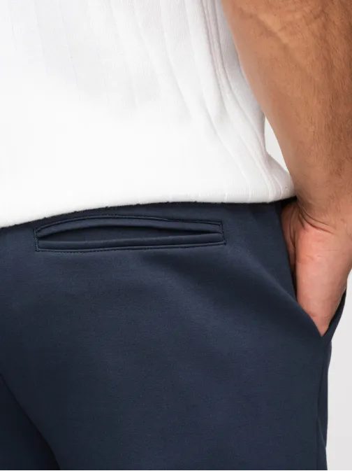 Divatos sötétkék férfi rövidnadrág V4 logóval SRBC-0153