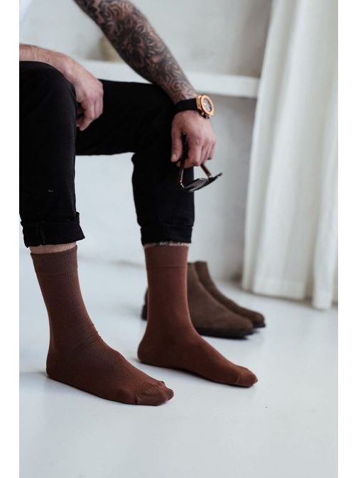 Elegáns barna férfi zokni