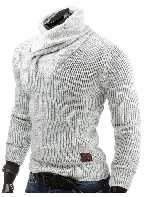 Fehér galléros pulóver