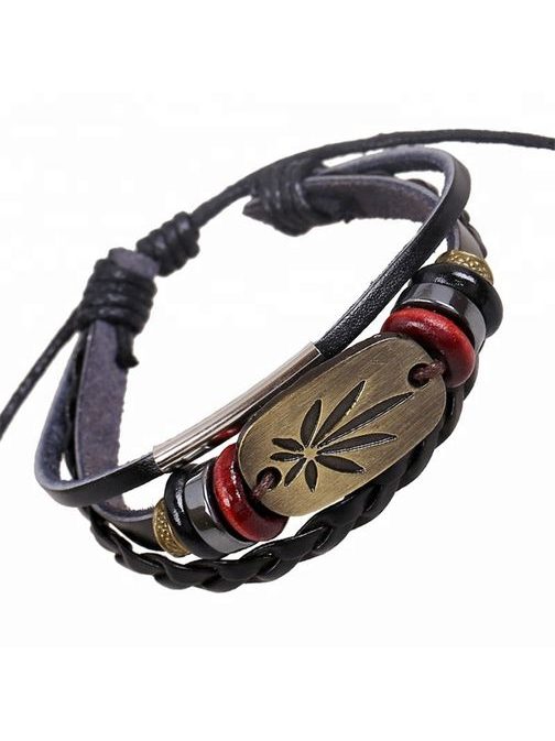 Karkötő fém elemmel