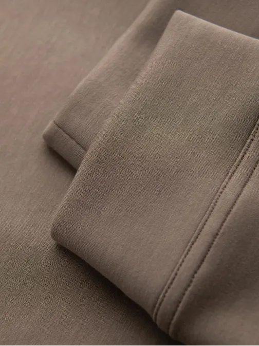 Trendi melegítőnadrág férfiaknak barna V3 OM-PASK-0223