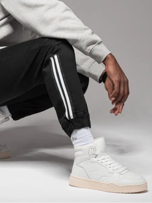 Egyedi fekete farmer joggerek oldalcsíkokkal PADJ-0156