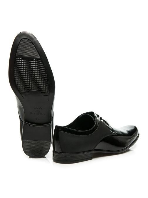Különleges fekete elegáns cipő