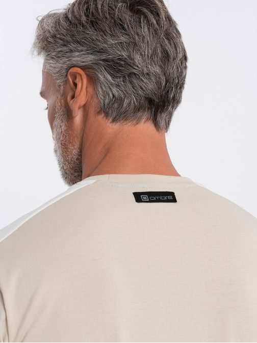 Egyedi krém színű póló hímzett címkével  V7 S1632