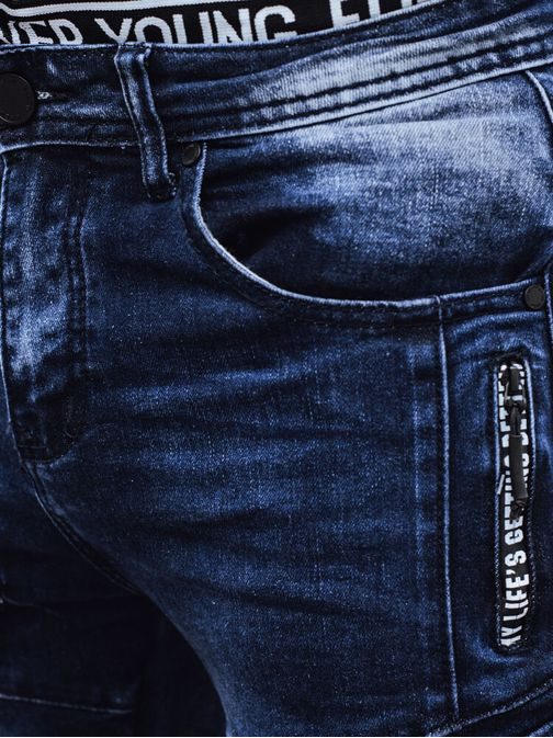 Érdekes férfi farmer zsebekkel