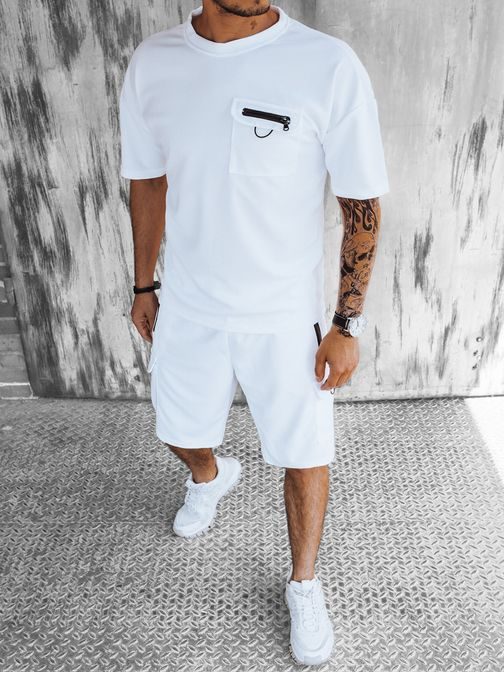 Stílusos férfi együttes fehér színben