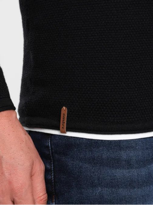 Klasszikus fekete pulóver kerek nyakkal V1 SWSW-0103