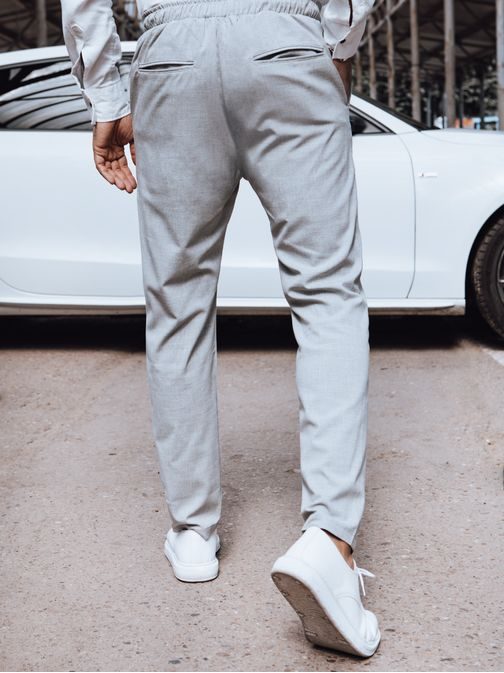 Könnyű férfi nadrág ideális nyárra