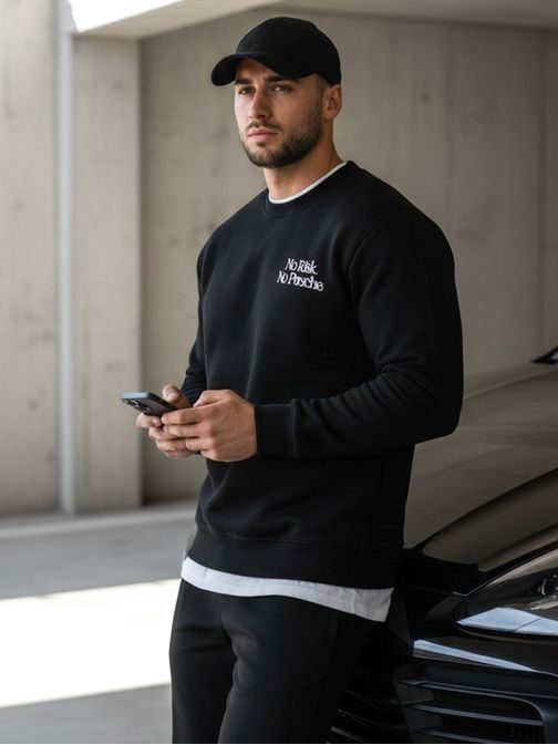 Fekete kapucnis pulóver kapucni nélkül, eredeti nyomtatással