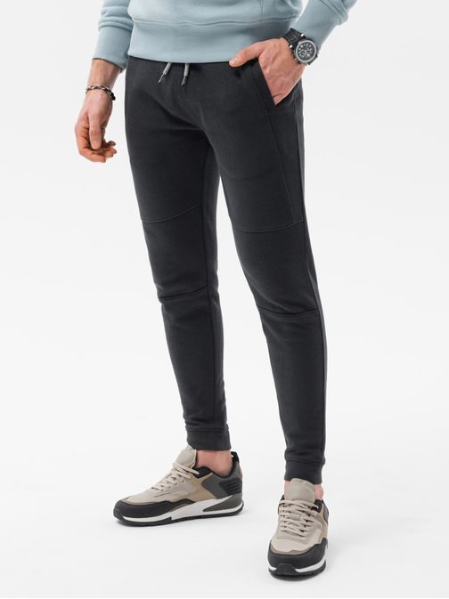 Fekete melegítő együttes  Z49