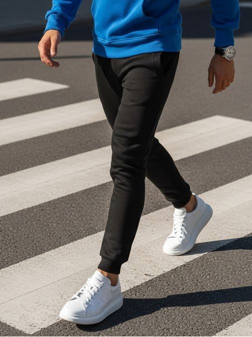 Melegítő együttes kék-fekete