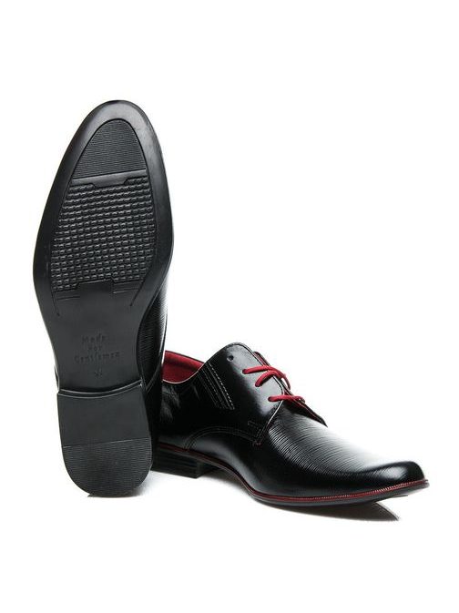 Divatos fekete bőr cipő