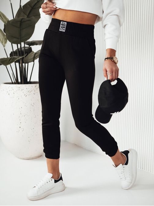 Kényelmes fekete női melegítő nadrág  Karot